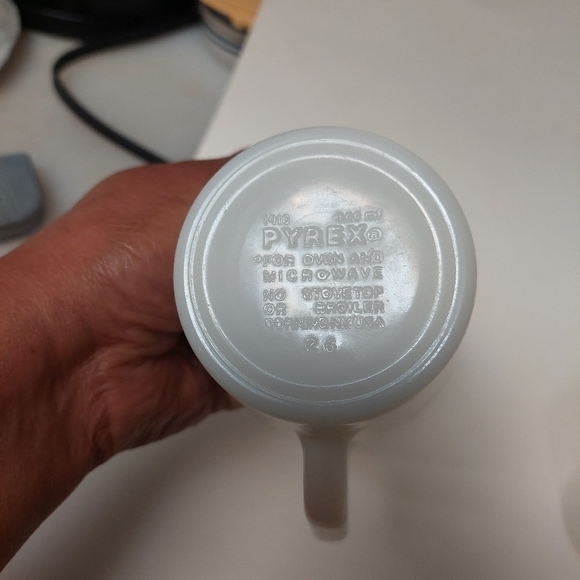 Vintage* 2 Green Daisy Pyrex Mugs by Corning #26 & 19 - Picture 5 of 7